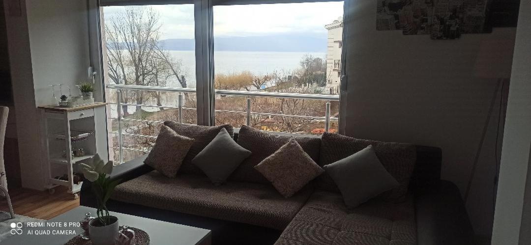 Ana V-peshtani Ohrid